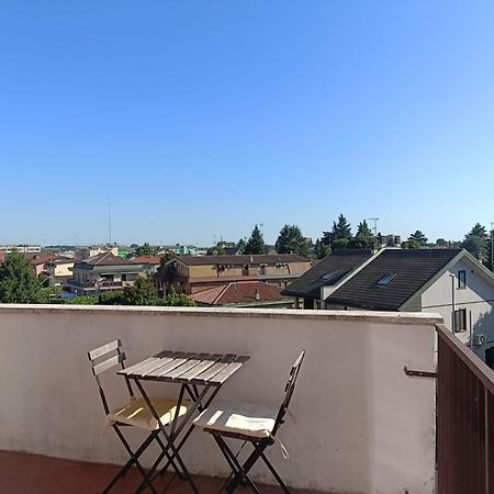 Apartment La Casa Del Viaggiatore - 4 Ppl- 13Min To Milan - Free Public Parking Trezzano sul Naviglio Exterior photo
